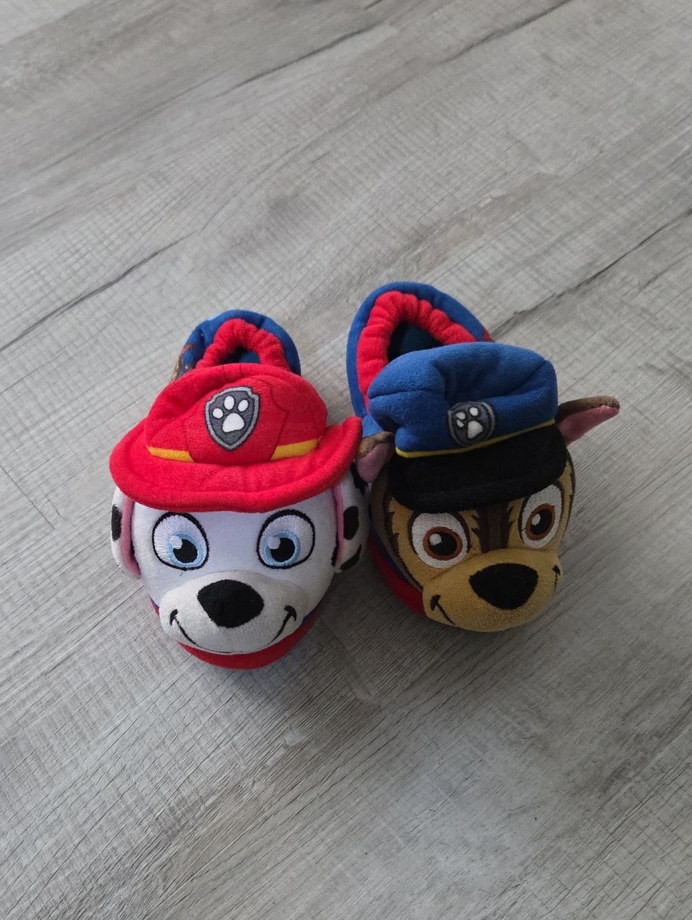 Paw Patrol Character Plush Kids Slippers in Red and Blue Size 9/10